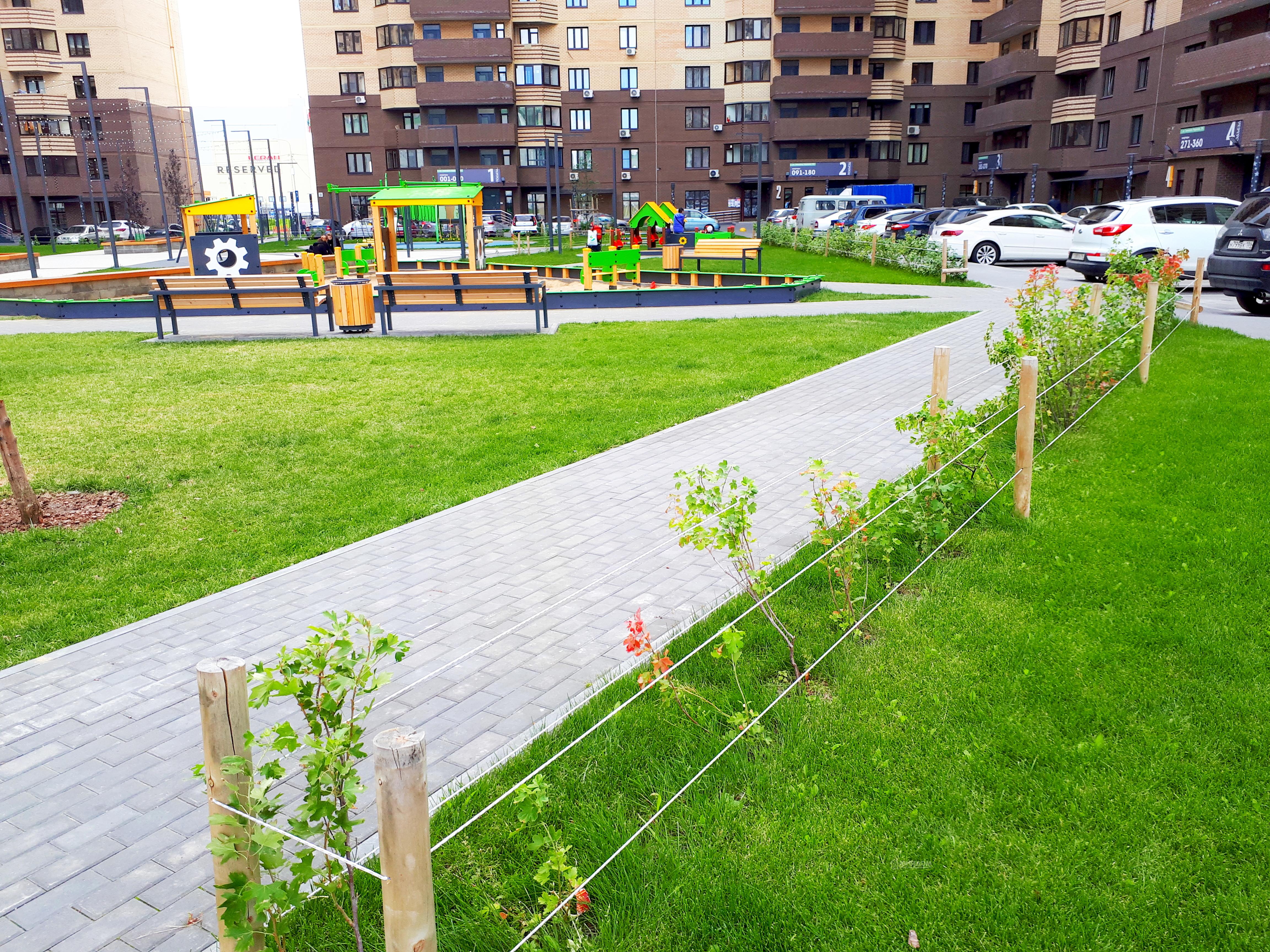 Атмосфера ул тимофея. Паркинг тимофея чаркова 81. Батут центр тюмень сити молл. Сити молл тюмень развлечения для взрослых. Батутный парк тюмень сити молл.